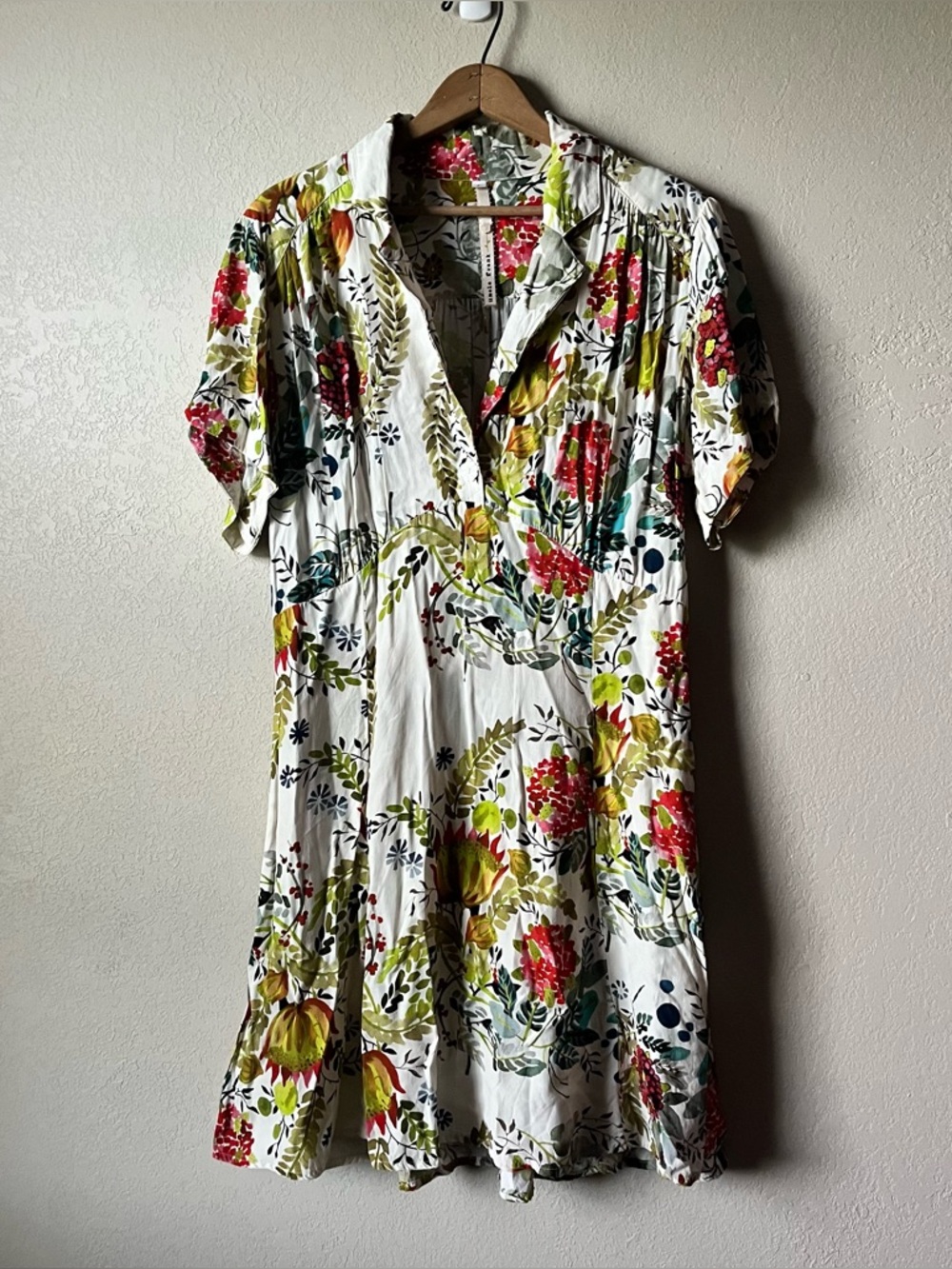Uncle Frank White Floral Short Sleeve V-Neck Dress